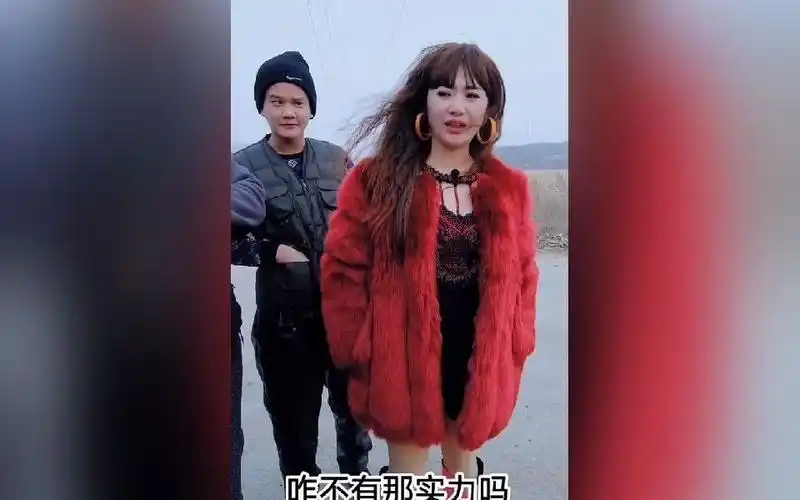 二龙湖张浩 二龙湖浩哥媳妇和乡亲们吹牛,让乡亲们都富起来