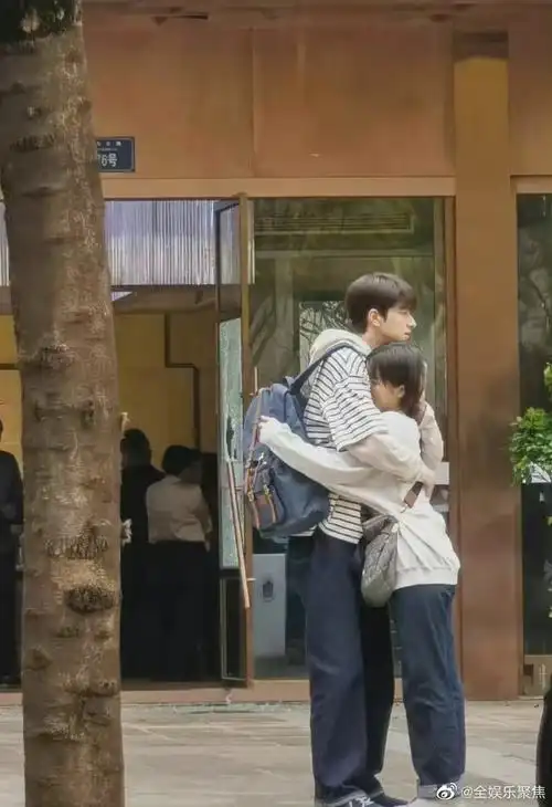 林一李兰迪新剧《如果还有时间》路透图有,两人拥抱真的好甜,最萌身高