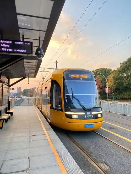 蚕宝宝有轨电车07