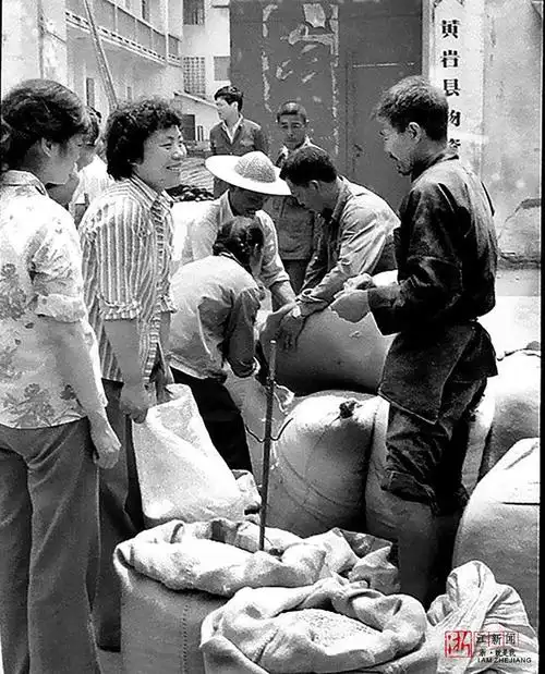 满屏都是父母的回忆 看台州上世纪80年代衣食住行