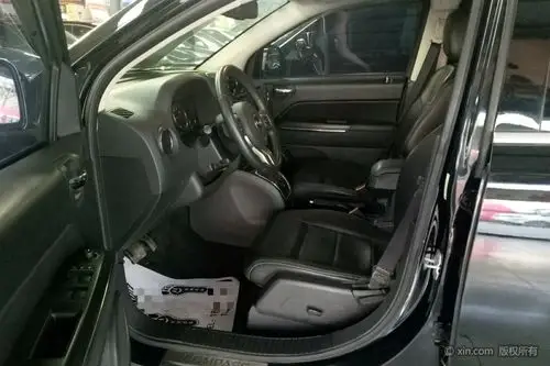 jeep指南者(进口)前排座椅
