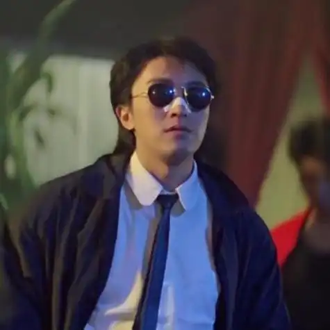 周星驰戴手表头像