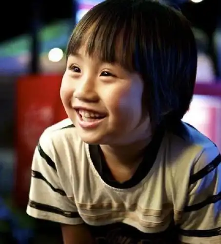 昔日童星小彬彬,三婚再娶小13岁女友,父母再婚对孩子影响多大?