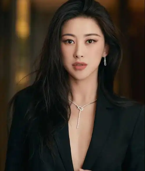 朱珠本身就出生于一个豪门世家.