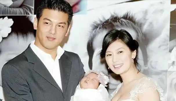 当初贾静雯跟孙志浩结婚时,外面都夸他是金融界的才子.