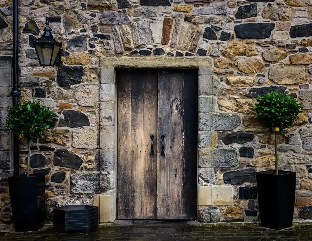 老房子木门,瓦房老房子_大山谷图库