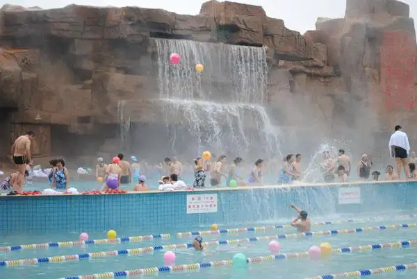 北国温泉养生休闲广场