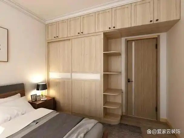一般衣柜在安装的时候,都是占据卧室的某一面墙,在整面墙都装上衣柜的