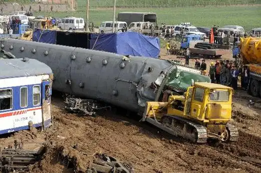 北京开往青岛的t195次 a target="_blank" href="/item/旅客列车