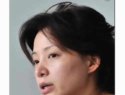 央视一姐独自在国外生子还插足别人婚姻网友难以置信