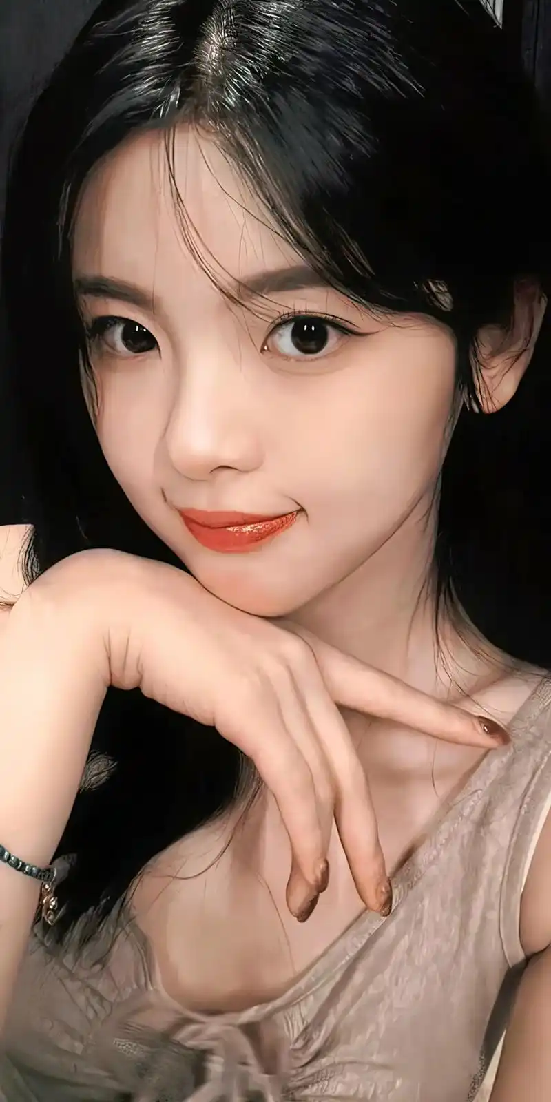 杨超越.#上热门 #甜美女孩 #杨超越 #笑容最治愈的女孩  - 抖音