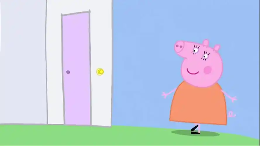 小猪佩奇猪奶奶想扔东西被猪爷爷阻止结果全部留下了