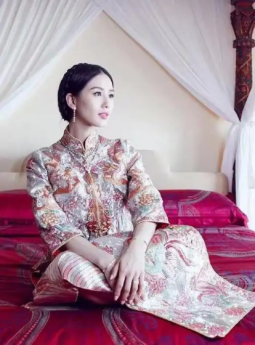 刘诗诗当年的中式嫁衣照真的惊艳了我很多年