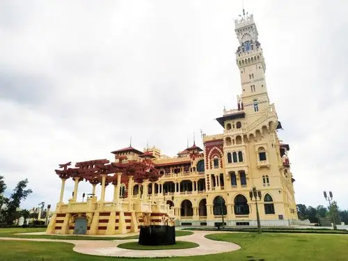 蒙塔扎宫,又称"埃及夏宫",是埃及末代国王法鲁克的行宫,位于亚力山大