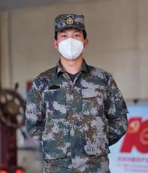 退役不褪色战疫有担当