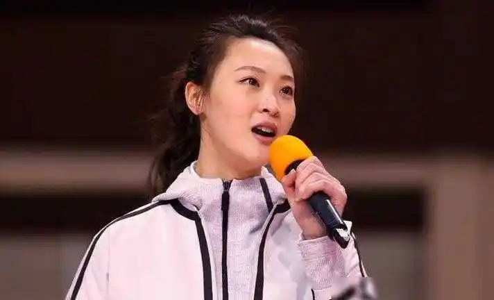 原创姚明和惠若琪聚首大姚笑容满面小惠秒变小鸟依人才子和佳人