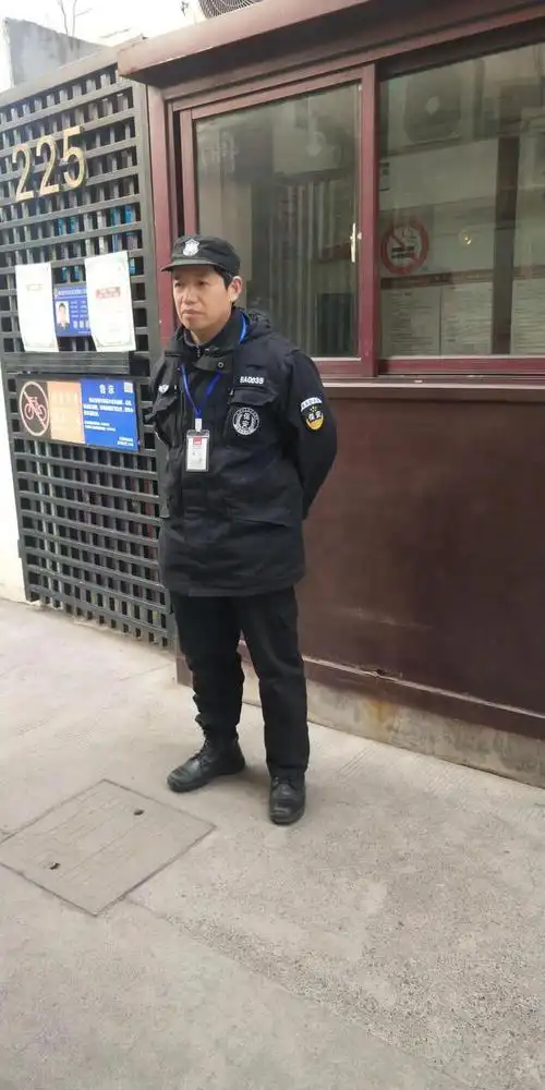 就地过年,"平安卫士"这样守护万家团圆|保安|别墅|居委|门岗|小区物业