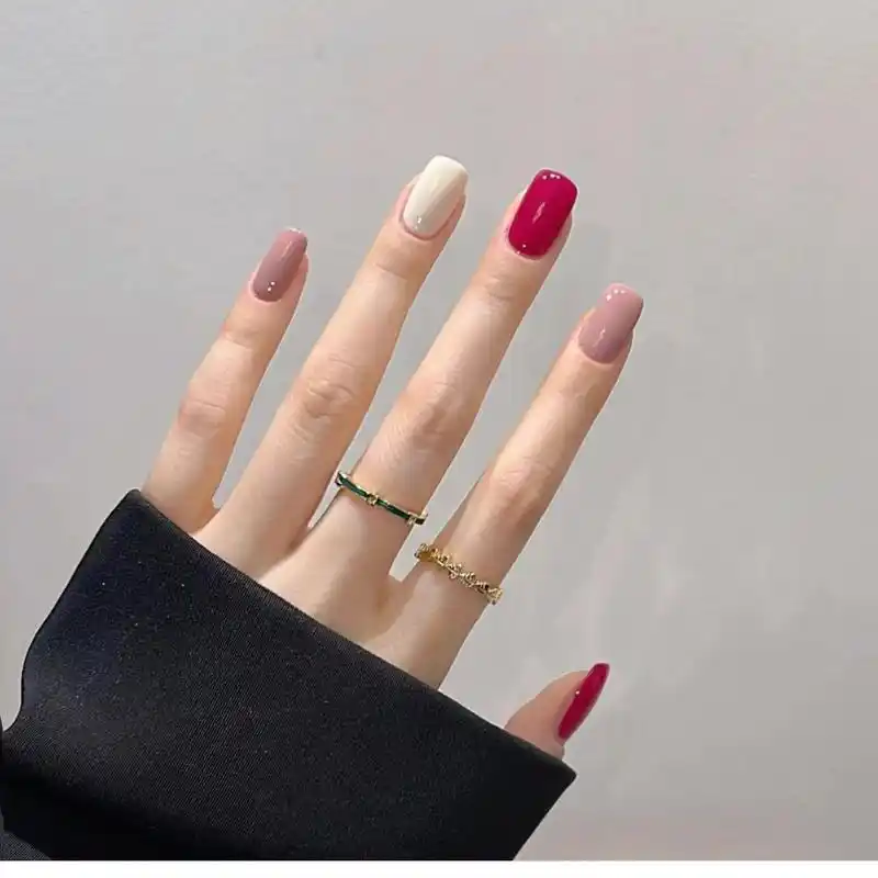 2023显白单色跳色美甲款式 颜色选对做个简单的单色也很93哟 简约