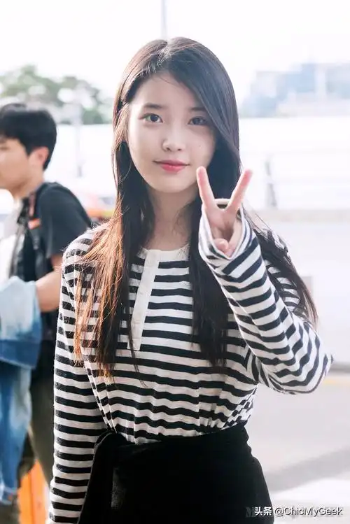 国民妹妹iu李知恩出道13年!经历半红不黑,曾遭黑粉攻击