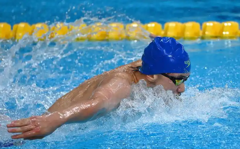 游泳男子200米蝶泳决赛赛况