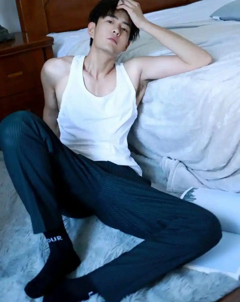 腋毛过多的男生是不是很少有女生喜欢! #搞笑趣味图