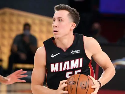 邓肯罗宾逊总决赛时湖人的板凳叫我吉米中子