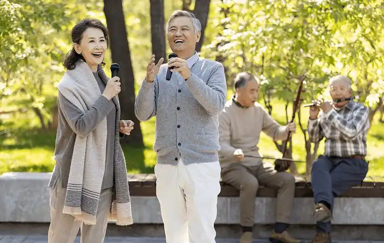 华厦美好生活家敬老更近老社区老年大学已开课解锁老年生活新玩法