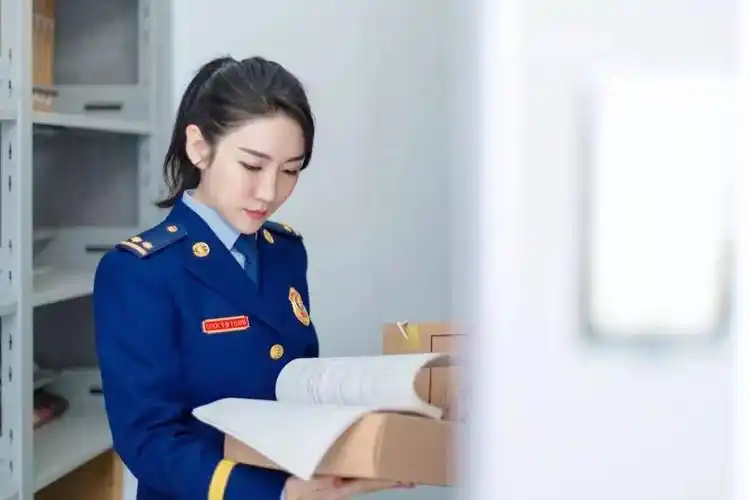 「992 | 致敬」今天是她们的节日!揭秘女消防员的工作和生活!