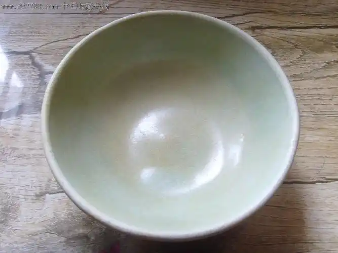 明早期龙泉窑碗