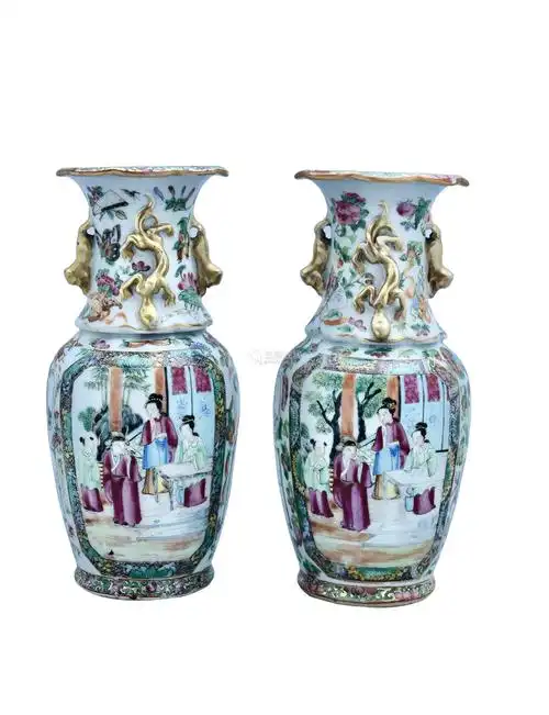 民国·广彩狮耳人物故事小瓶一对