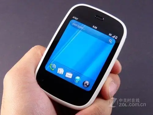 手机频道 手机导购  近期有一款有些"非主流"的小巧智能手机迅速爆红