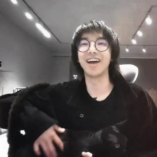 华晨宇带粉丝复盘日出演唱会