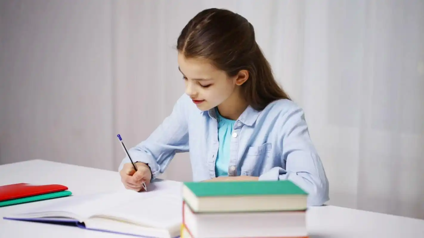 女孩小女孩学习写作业_1920x1080_高清视频素材下载(编号:2808782)_实