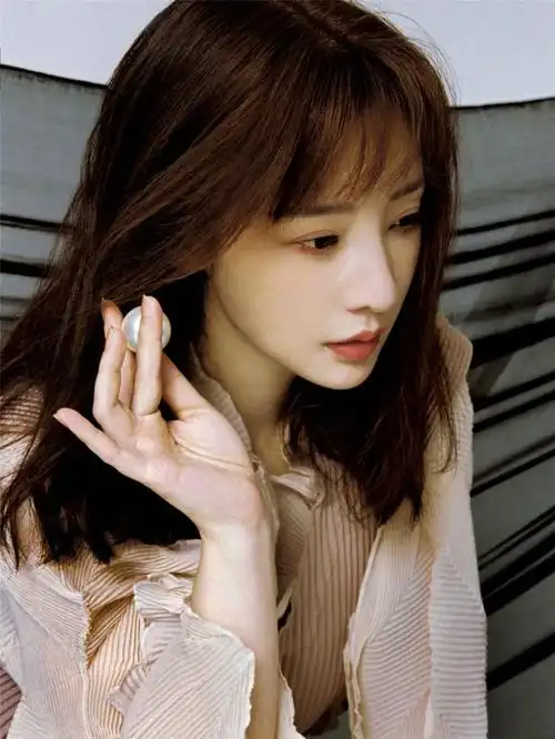 《新相亲大会》头号粉丝柳岩来报到 仿佛"回娘家"的反应过于真实