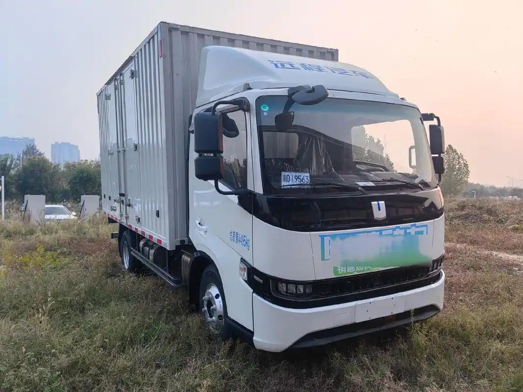 吉利甲醇增程4.2米新能源厢货车,77.