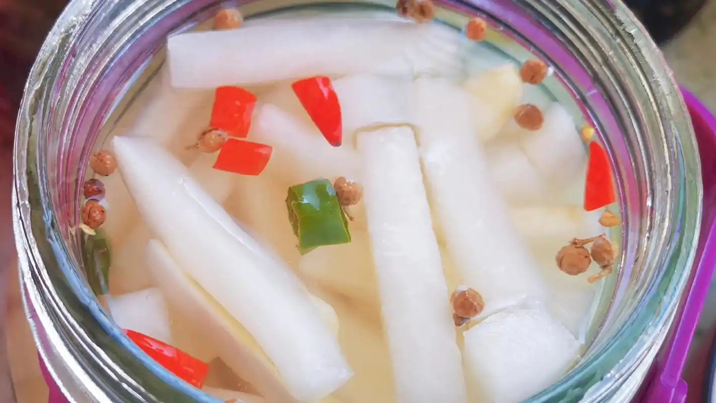 #抖音图文来了 #泡菜 #萝卜 #美食教程 年夜剩饭吃的咋 - 抖音