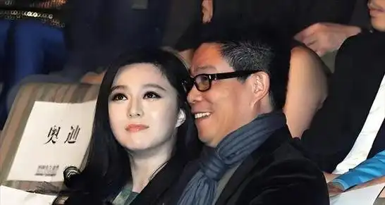 在潜移默化中,王中军和王中磊两兄弟的华谊公司深刻影响着中国整个