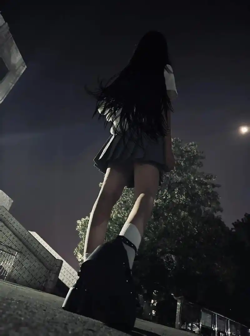 离れてくれないよね.#背影 #氛围感 #jk制服 #原相机 - 抖音