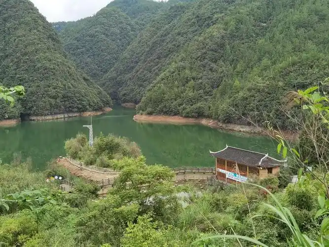 贵州省铜仁市江口县(亚木沟景区,云舍景区);石阡县(鸳鸯湖景区)(2020