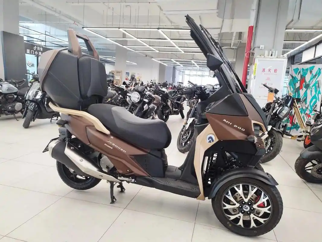 金城 ad200 倒三轮 踏板摩托车.倒三轮摩托车