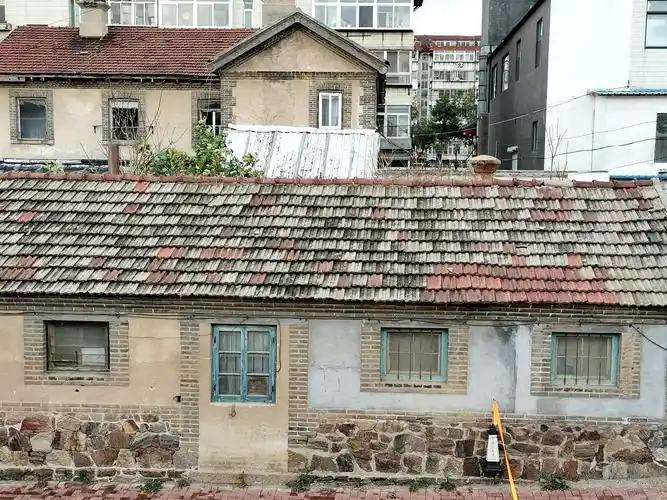 房屋 写美篇2020年11月20日,在烟台北海大院,看到上个世纪,六七十年代