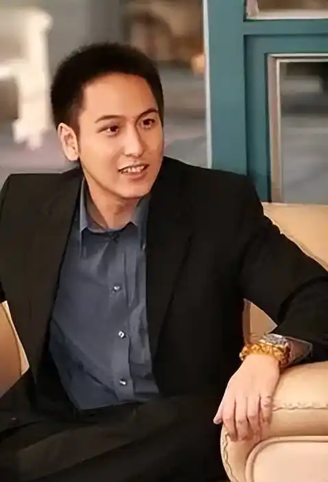 汤臣少主汤珈铖18岁做霸总身家百亿39未婚成父母心病