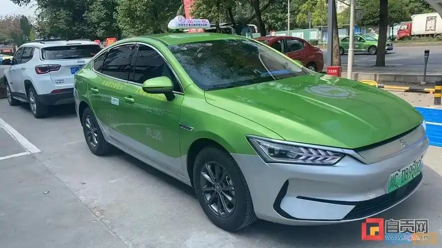 自贡首辆新能源巡游出租车亮相