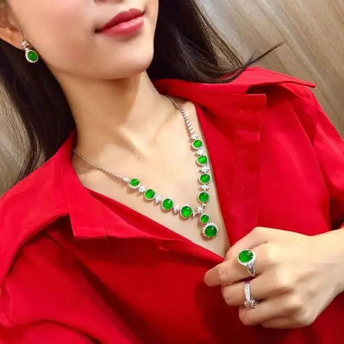 共847 件k金镶冰种翡翠相关商品