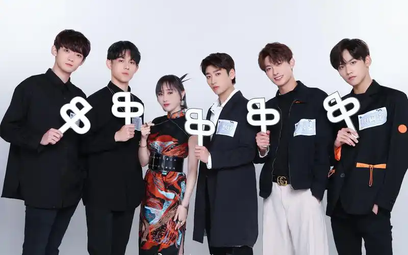 【best男团】【采访】手边巴黎 bp星站_哔哩哔哩_bilibili