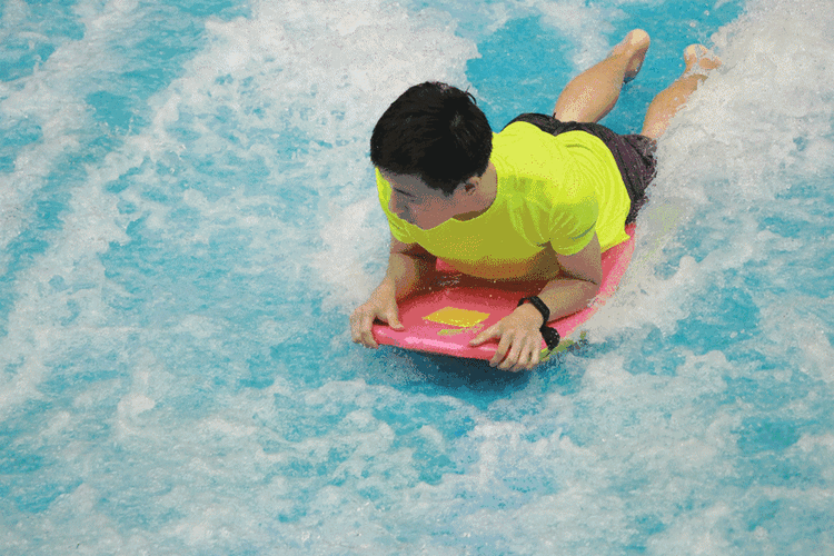 合肥万达水乐园丨如何练就凌波微步?这有本秘籍!