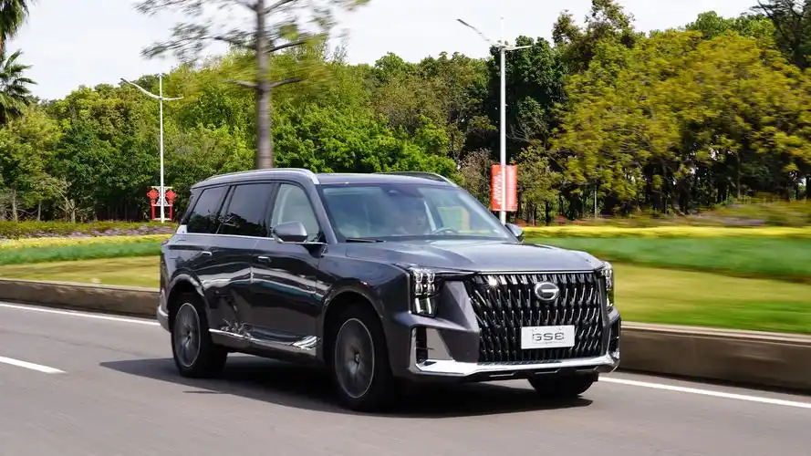 便宜十万,比汉兰达好上"亿点点",试驾传祺gs8混动_凤凰网汽车_凤凰网