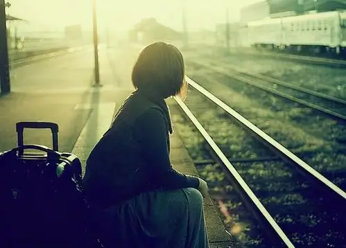 朋友唯美句子短句子_给朋友暖心的句子_心痛到心碎的句子