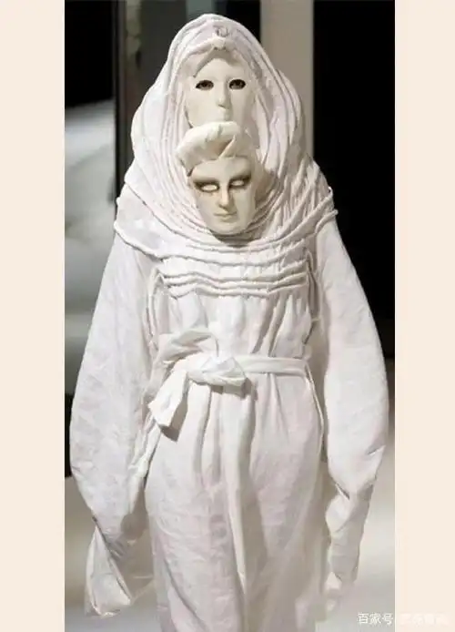 12个奇怪的服装设计实在无法直视这样的衣服你敢穿吗