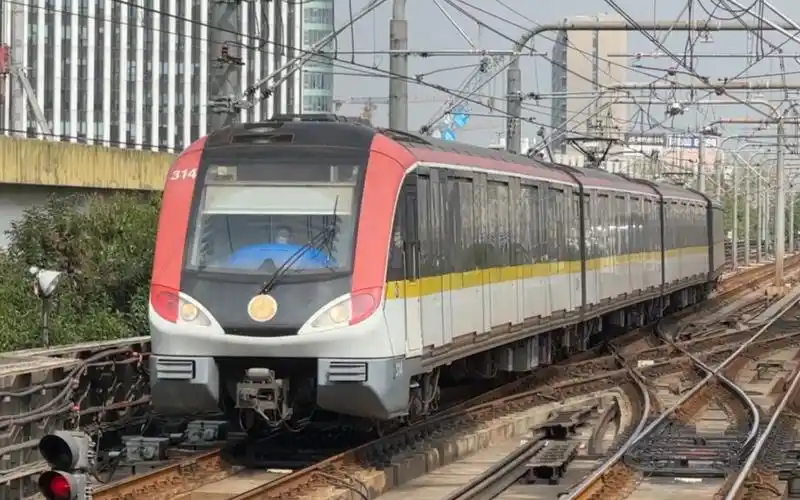 【上海地铁】3号线长江南路折返线发车进站